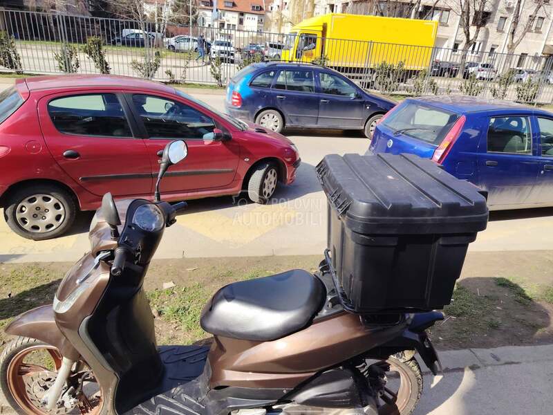 Peugeot Tweet DOSTAVNI