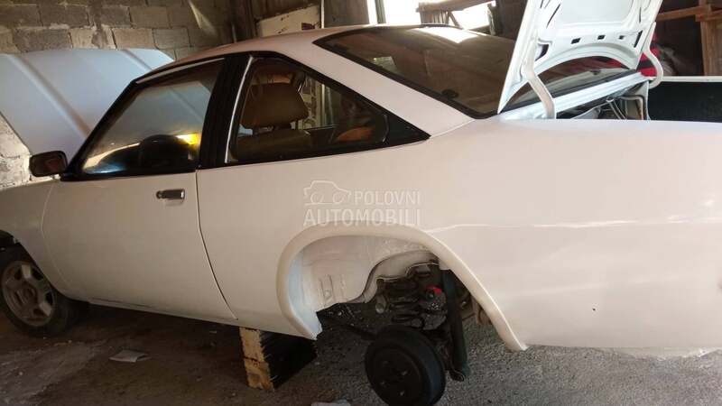 Opel Manta 