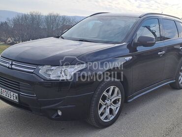 Mitsubishi Outlander 2.0 HYBRID-INSTYLE