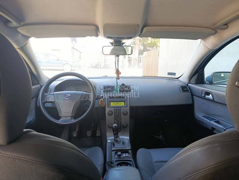 Volvo V50 