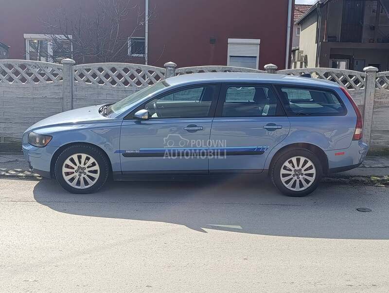 Volvo V50 