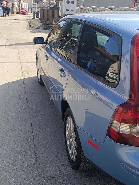 Volvo V50 