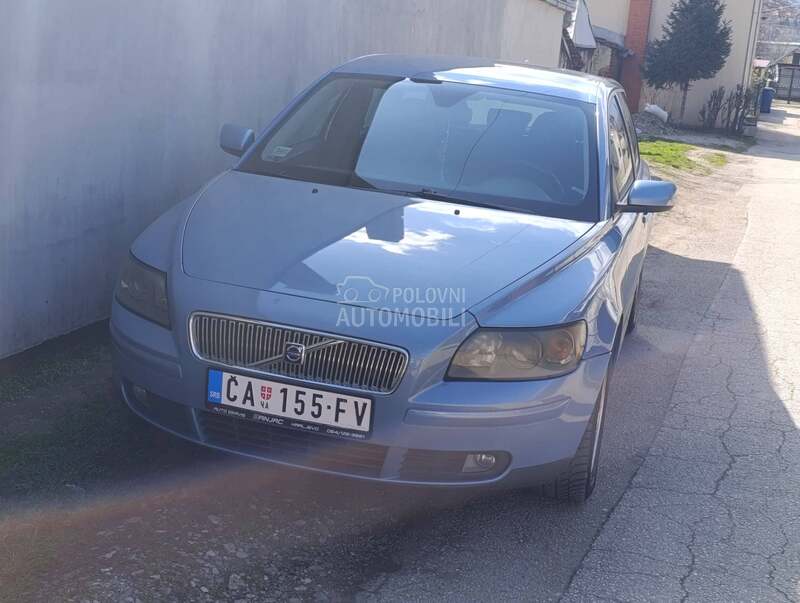 Volvo V50 