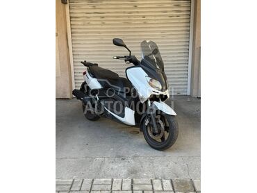 Yamaha X Max 125