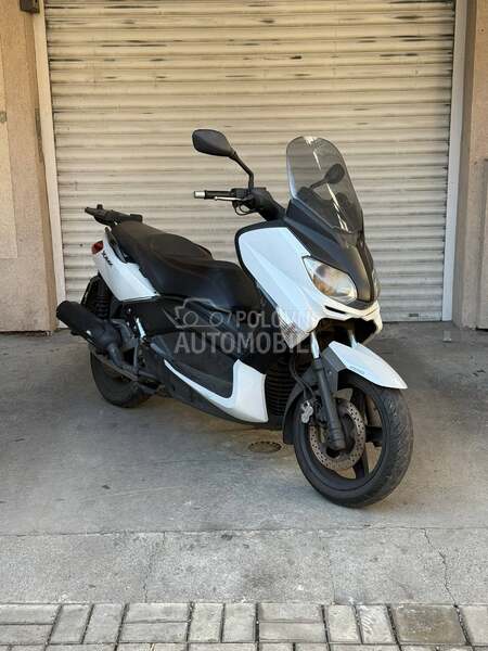 Yamaha X Max 125