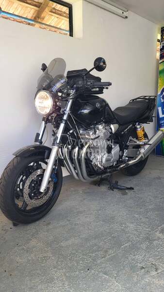 Yamaha XJR 1300