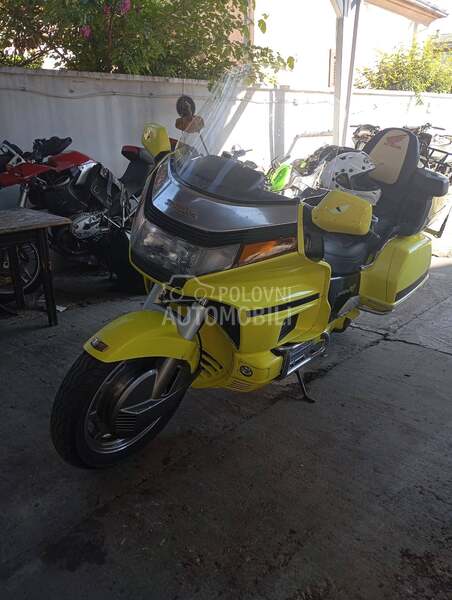 Honda goldwing