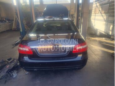 Mercedes Benz E 200 