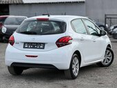 Peugeot 208 1.2 LED NAVl CH
