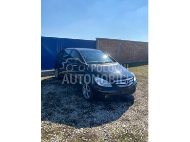 Mercedes Benz B 180 