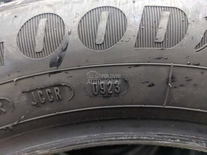 Goodyear 215/55 R17 Letnja