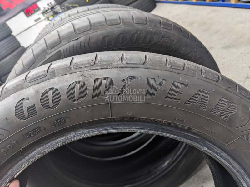 Goodyear 215/55 R17 Letnja