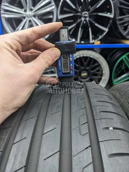 Goodyear 215/55 R17 Letnja