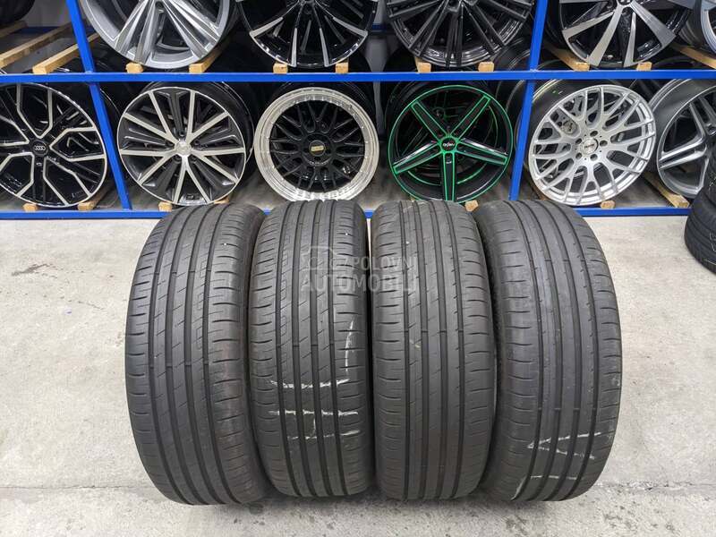 Goodyear 215/55 R17 Letnja