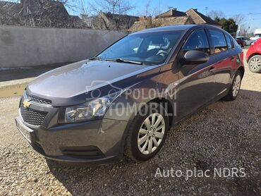 Chevrolet Cruze LS 1.6 AC