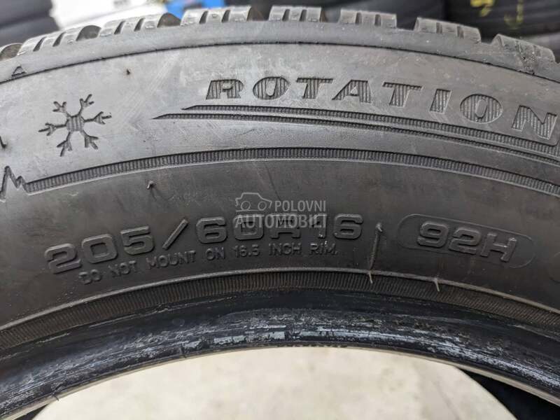 Dunlop 205/60 R16 Zimska
