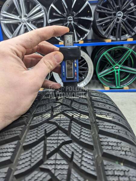 Dunlop 205/60 R16 Zimska