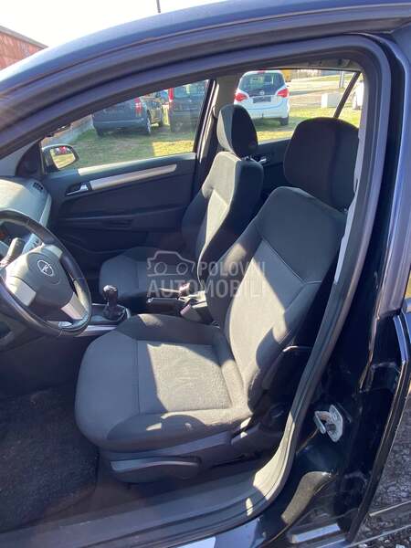 Opel Astra H 