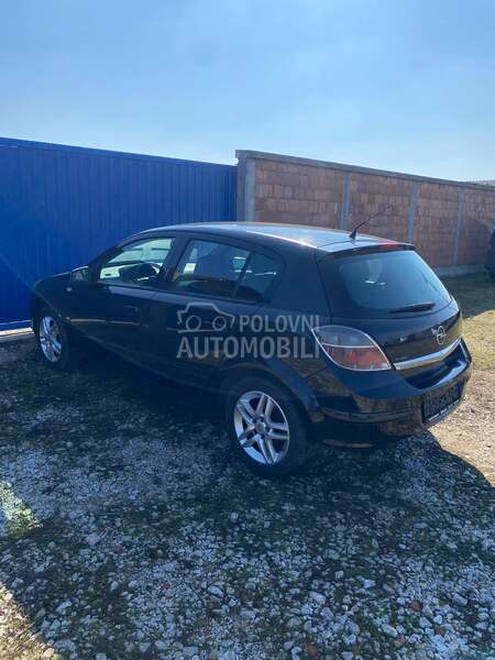 Opel Astra H 