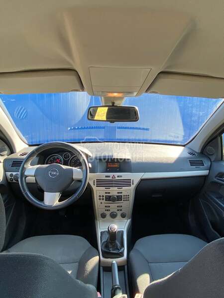 Opel Astra H 
