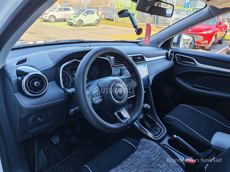 MG ZS 1.5  4cilindra