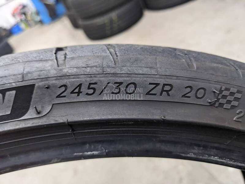 Michelin 245/30 R20 Letnja