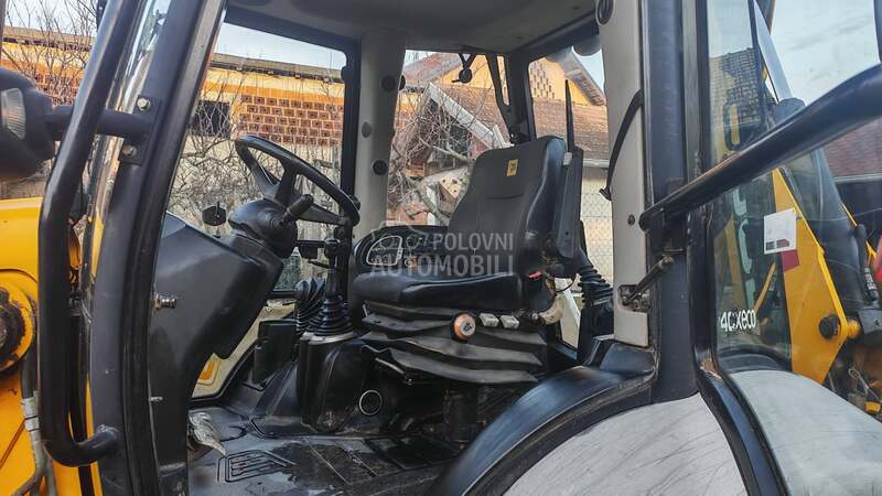 JCB 4CX