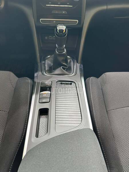 Renault Megane Techno TCe 140