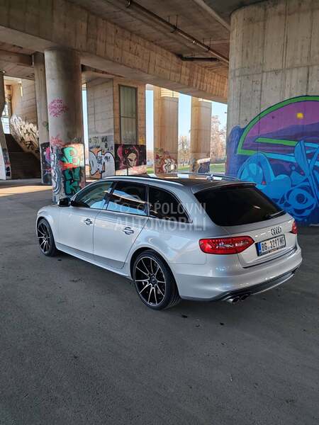 Audi S4 quattro