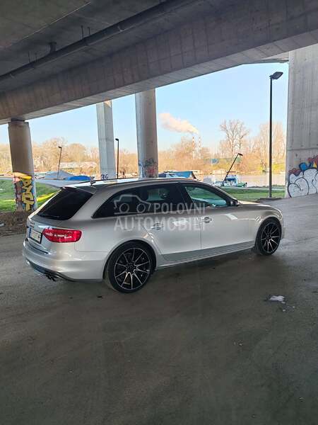 Audi S4 quattro