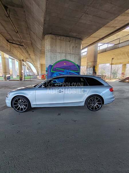 Audi S4 quattro