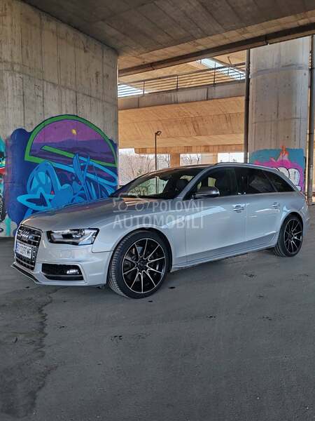 Audi S4 quattro