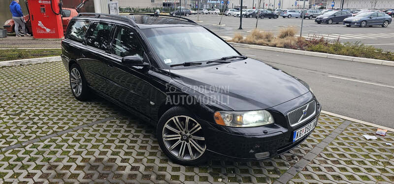 Volvo V70 