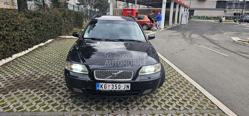 Volvo V70 