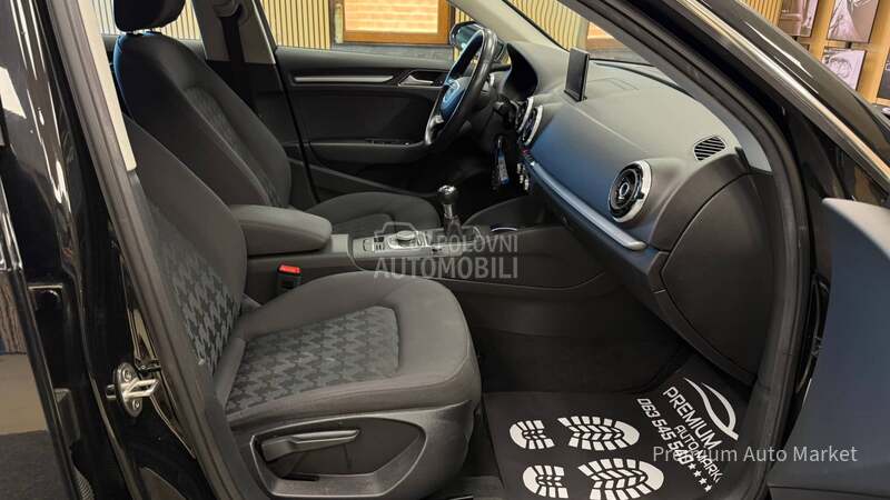 Audi A3 /1.6 TDI//S LINE/NOV