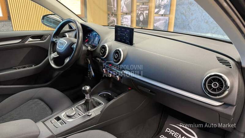 Audi A3 /1.6 TDI//S LINE/NOV