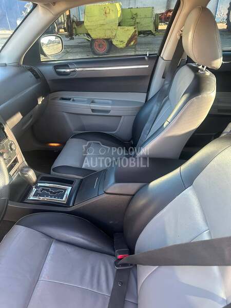 Chrysler 300C 