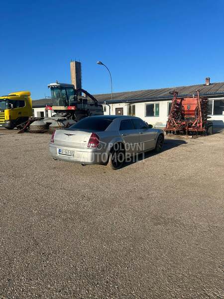 Chrysler 300C 