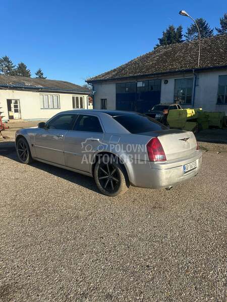 Chrysler 300C 