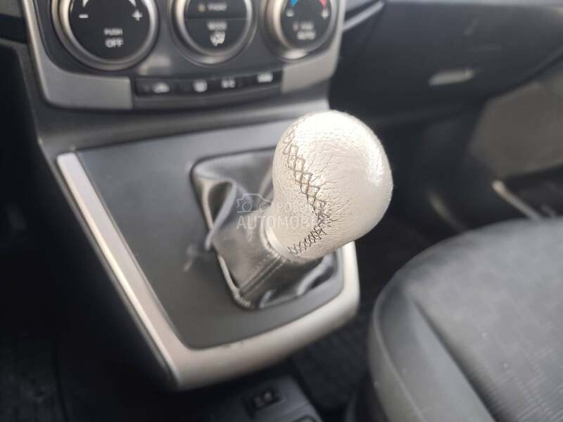 Mazda 5 