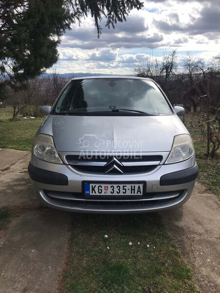 Citroen C8 