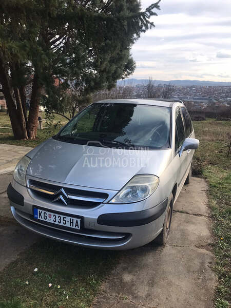 Citroen C8 
