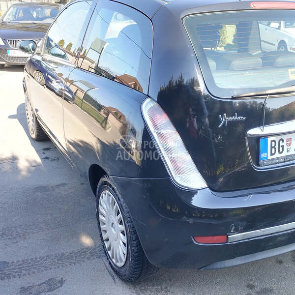 Lancia Ypsilon 