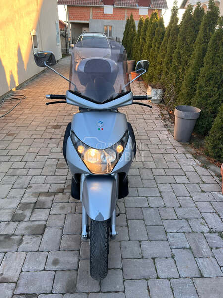 Piaggio beverly 250
