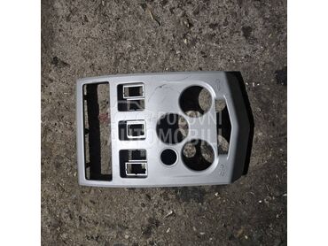 Centralna konzola za Dacia Logan od 2004. do 2012. god.