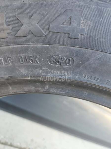 Continental 215/60 R17 Zimska