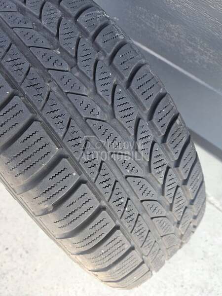 Continental 215/60 R17 Zimska