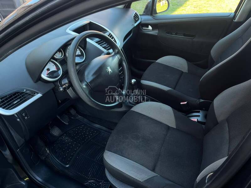 Peugeot 207 1.4b