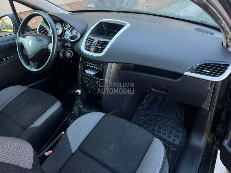 Peugeot 207 1.4b