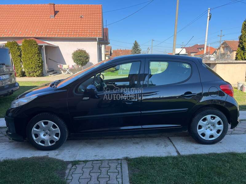 Peugeot 207 1.4b
